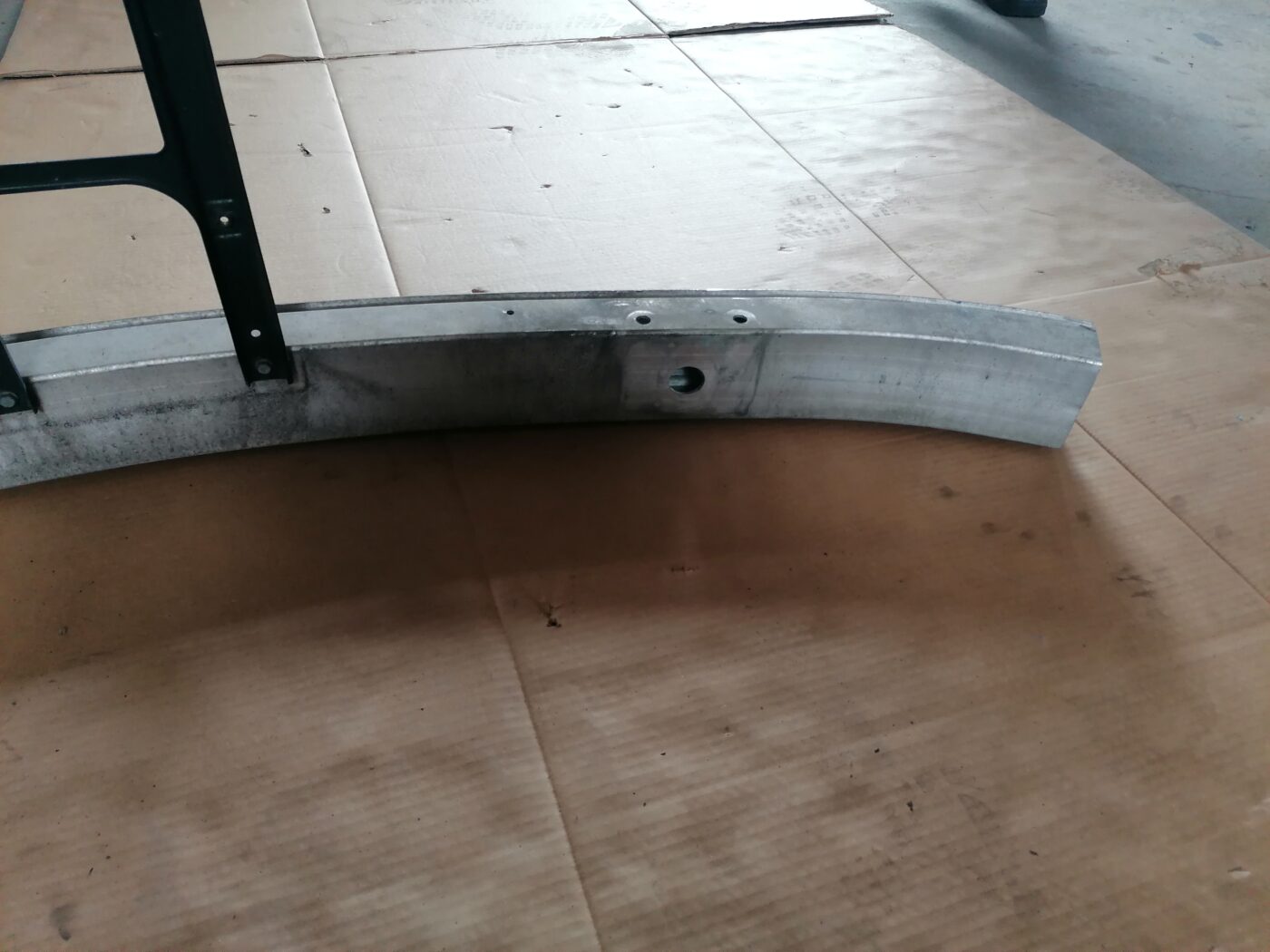 Priekšējā bufera pastiprinātājs priekš MERCEDES BENZ ML280 2008 OBSIDIAN BLACK 7 Priekšējā bufera pastiprinātājs priekš MERCEDES BENZ ML280 2008 OBSIDIAN BLACK