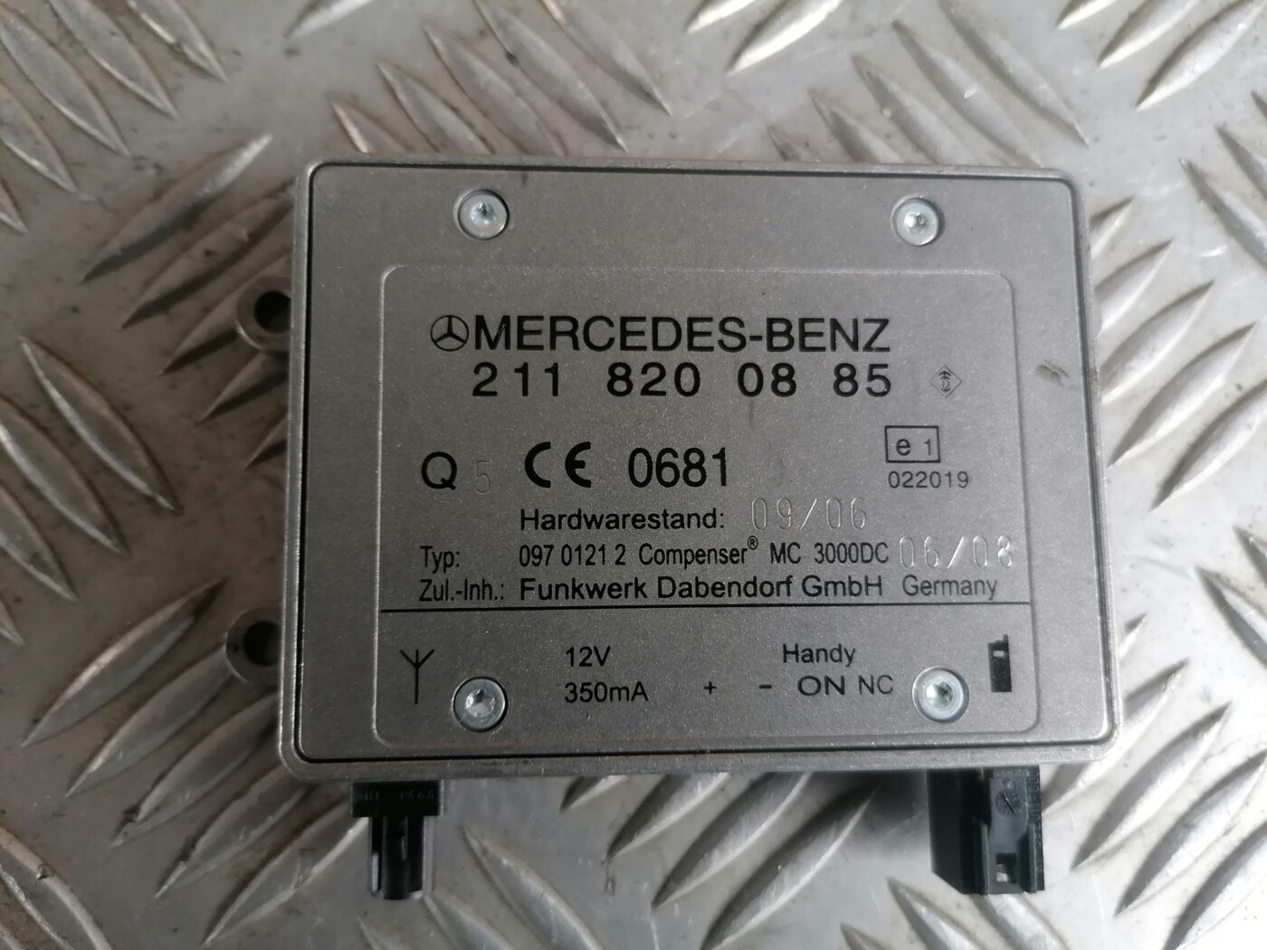 Antenas pastiprinātāja bloks priekš MERCEDES BENZ ML280 2008 OBSIDIAN BLACK 4 Antenas pastiprinātāja bloks priekš MERCEDES BENZ ML280 2008 OBSIDIAN BLACK