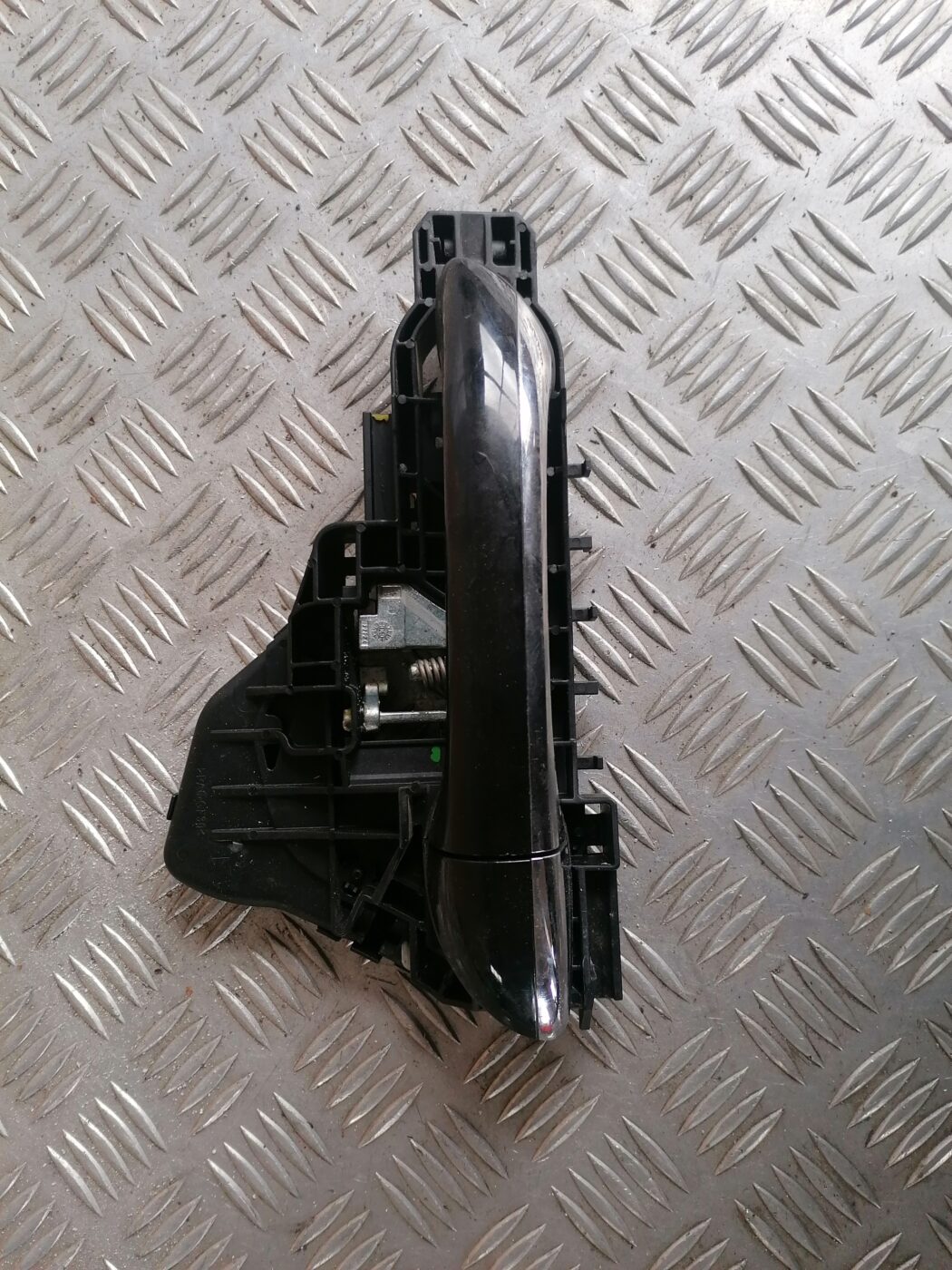 Aizmugurējais kreisais durvju rokturis priekš MERCEDES BENZ ML280 2008 OBSIDIAN BLACK