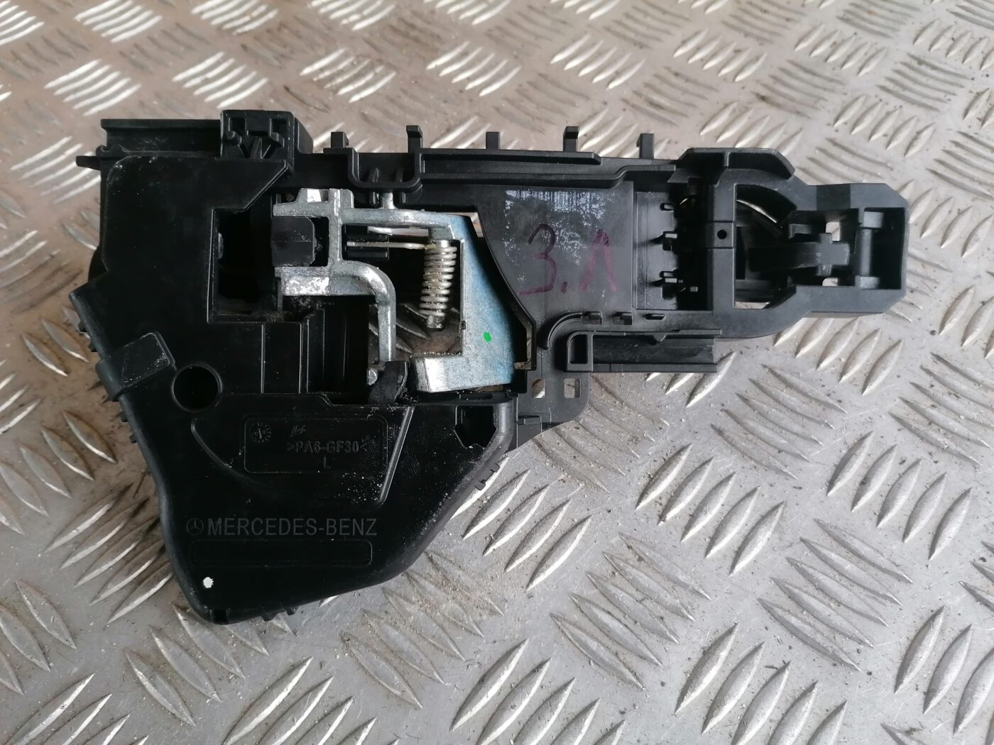 Aizmugurējais kreisais durvju rokturis priekš MERCEDES BENZ ML280 2008 OBSIDIAN BLACK