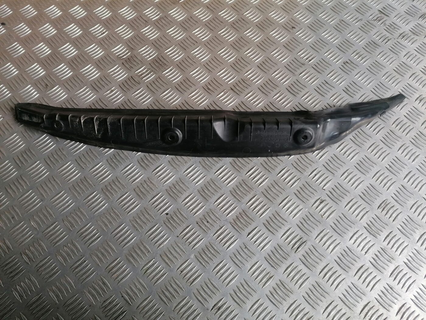 Ieliktņis starp spārnu un durvīm priekš MERCEDES BENZ ML280 2008 OBSIDIAN BLACK 1 Ieliktņis starp spārnu un durvīm priekš MERCEDES BENZ ML280 2008 OBSIDIAN BLACK