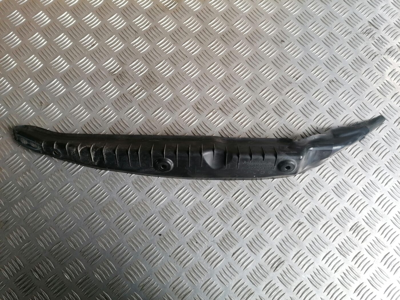 Ieliktņis starp spārnu un durvīm priekš MERCEDES BENZ ML280 2008 OBSIDIAN BLACK 2 Ieliktņis starp spārnu un durvīm priekš MERCEDES BENZ ML280 2008 OBSIDIAN BLACK