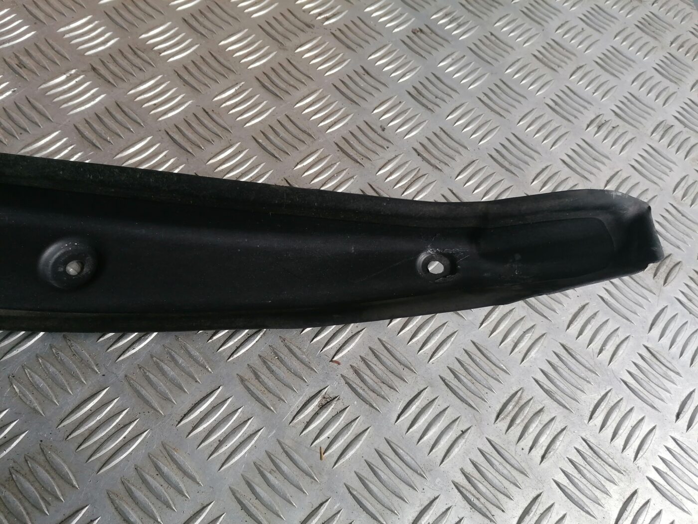 Ieliktņis starp spārnu un durvīm priekš MERCEDES BENZ ML280 2008 OBSIDIAN BLACK 4 Ieliktņis starp spārnu un durvīm priekš MERCEDES BENZ ML280 2008 OBSIDIAN BLACK