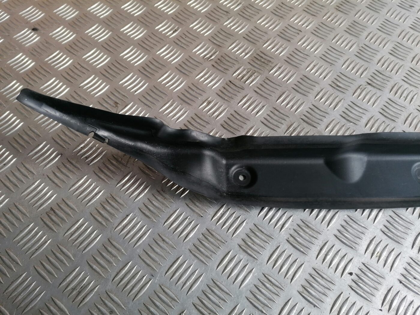 Ieliktņis starp spārnu un durvīm priekš MERCEDES BENZ ML280 2008 OBSIDIAN BLACK 5 Ieliktņis starp spārnu un durvīm priekš MERCEDES BENZ ML280 2008 OBSIDIAN BLACK