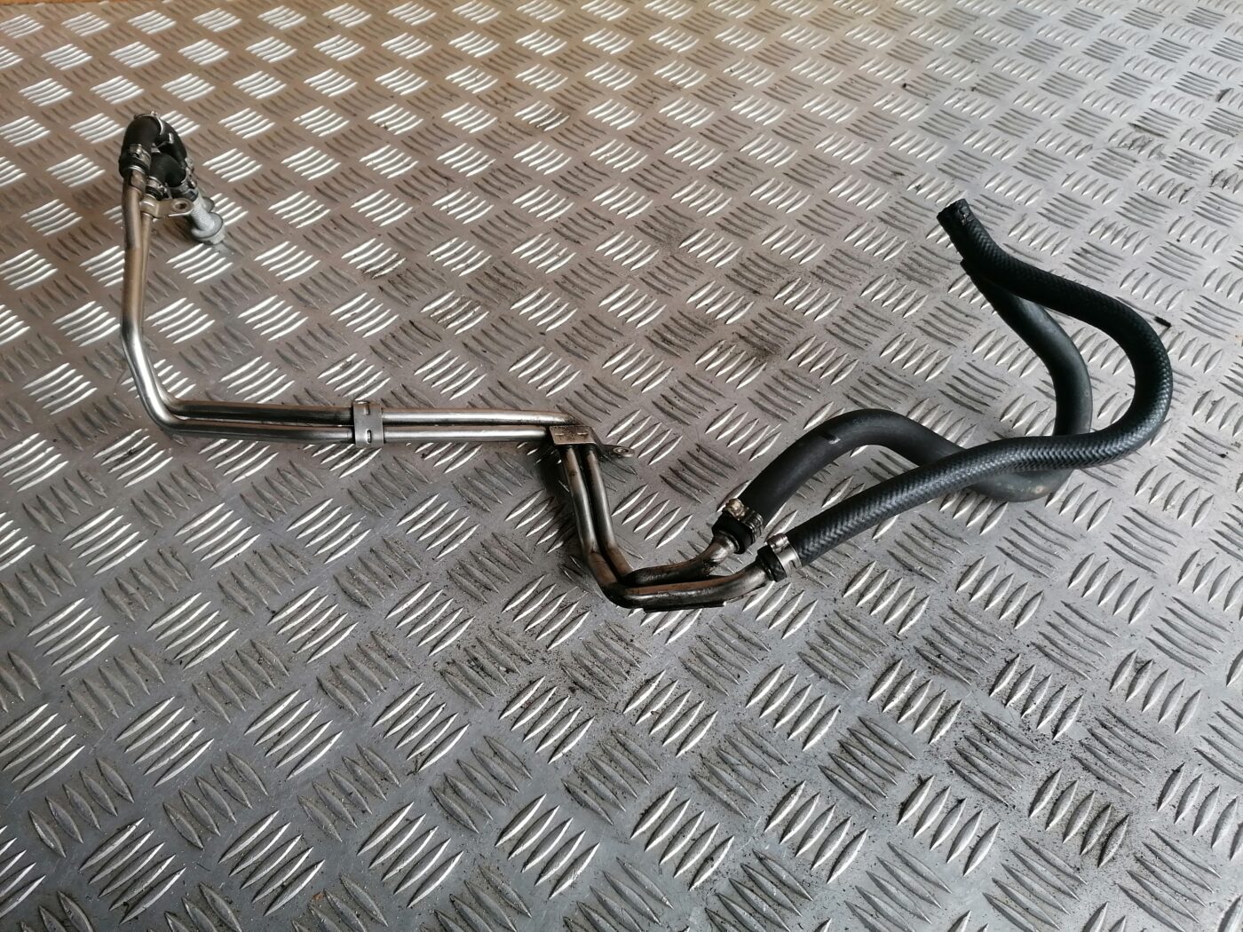 Degvielas caurule priekš MERCEDES BENZ ML280 2008 OBSIDIAN BLACK