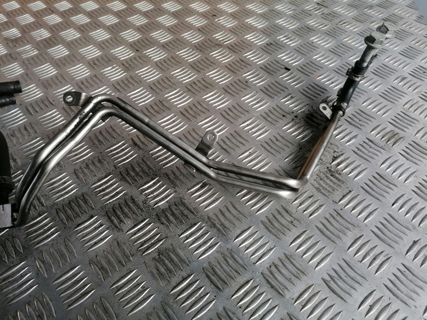 Degvielas caurule priekš MERCEDES BENZ ML280 2008 OBSIDIAN BLACK