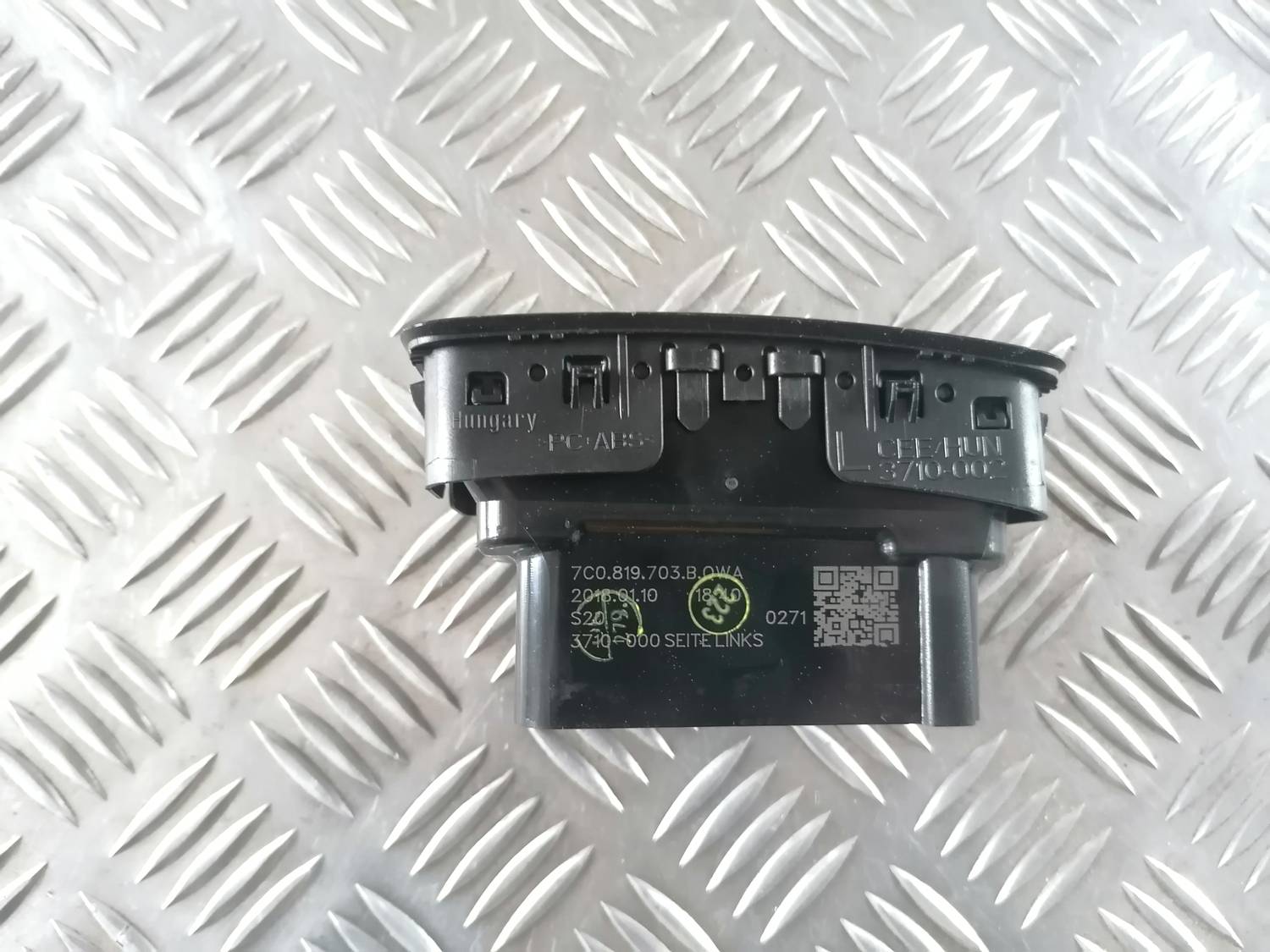 Mērinstrumentu paneļa gaisa vads, pa kreisi priekš VW CRAFTER 2018 4 Mērinstrumentu paneļa gaisa vads, pa kreisi priekš VW CRAFTER 2018