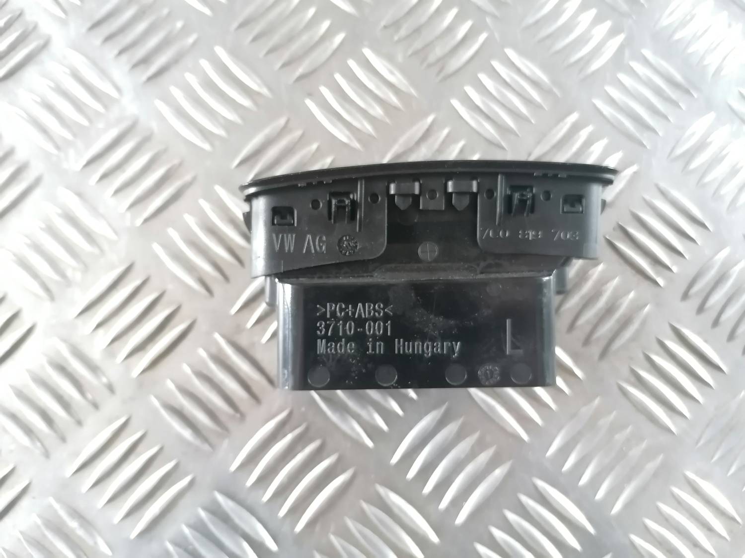 Mērinstrumentu paneļa gaisa vads, pa kreisi priekš VW CRAFTER 2018 5 Mērinstrumentu paneļa gaisa vads, pa kreisi priekš VW CRAFTER 2018