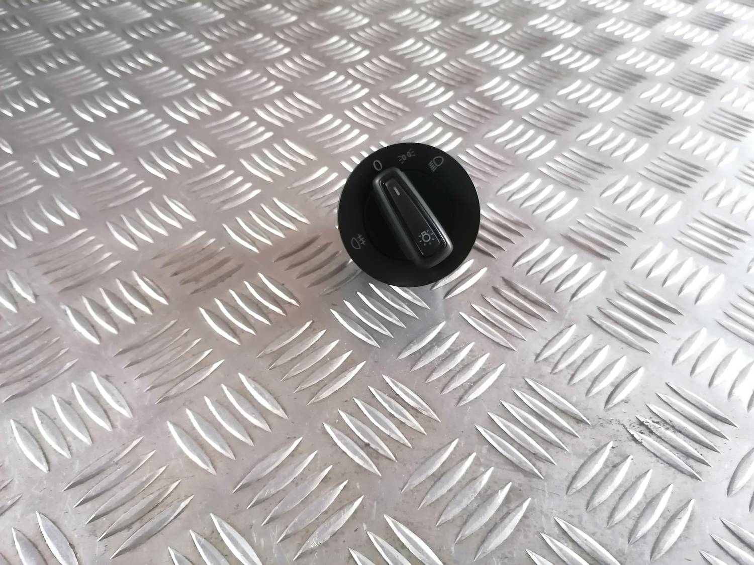 Gaismas slēdzis priekš VW CRAFTER 2018 1 Gaismas slēdzis priekš VW CRAFTER 2018