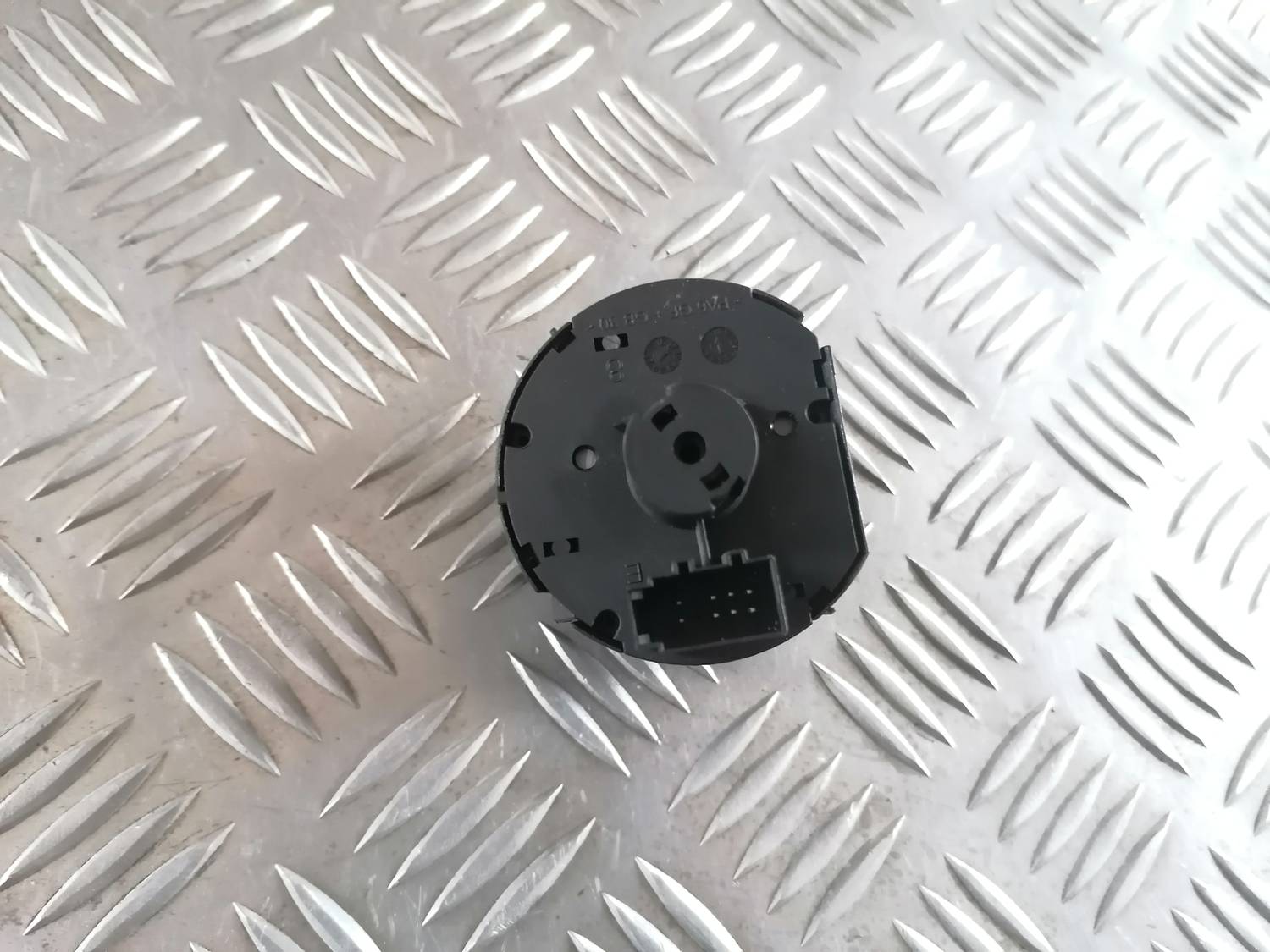 Gaismas slēdzis priekš VW CRAFTER 2018 4 Gaismas slēdzis priekš VW CRAFTER 2018