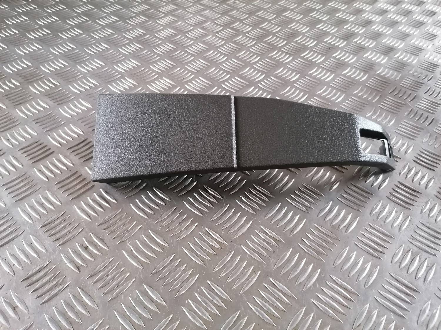 Mērinstrumentu paneļa dekoratīvā uzlika priekš VW CRAFTER 2018 1 Mērinstrumentu paneļa dekoratīvā uzlika priekš VW CRAFTER 2018