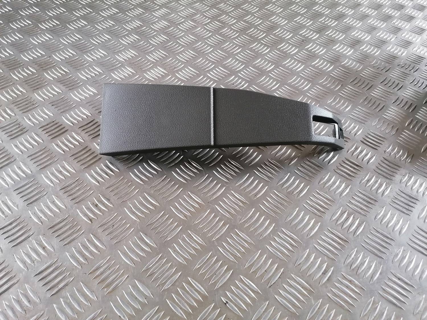 Mērinstrumentu paneļa dekoratīvā uzlika priekš VW CRAFTER 2018 2 Mērinstrumentu paneļa dekoratīvā uzlika priekš VW CRAFTER 2018