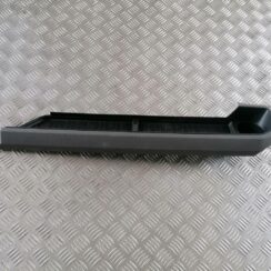 Krūzes turētājs priekš VW CRAFTER 2018