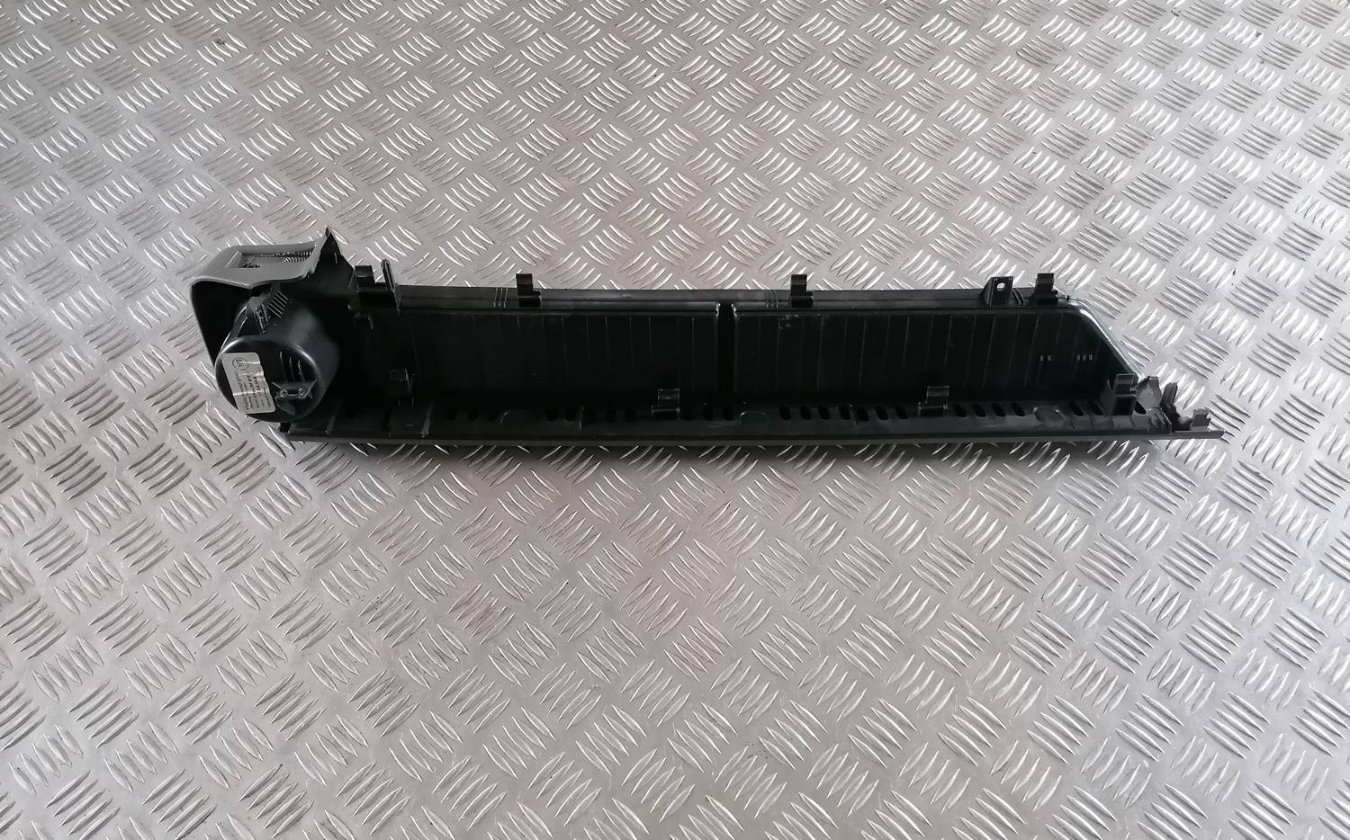 Krūzes turētājs priekš VW CRAFTER 2018