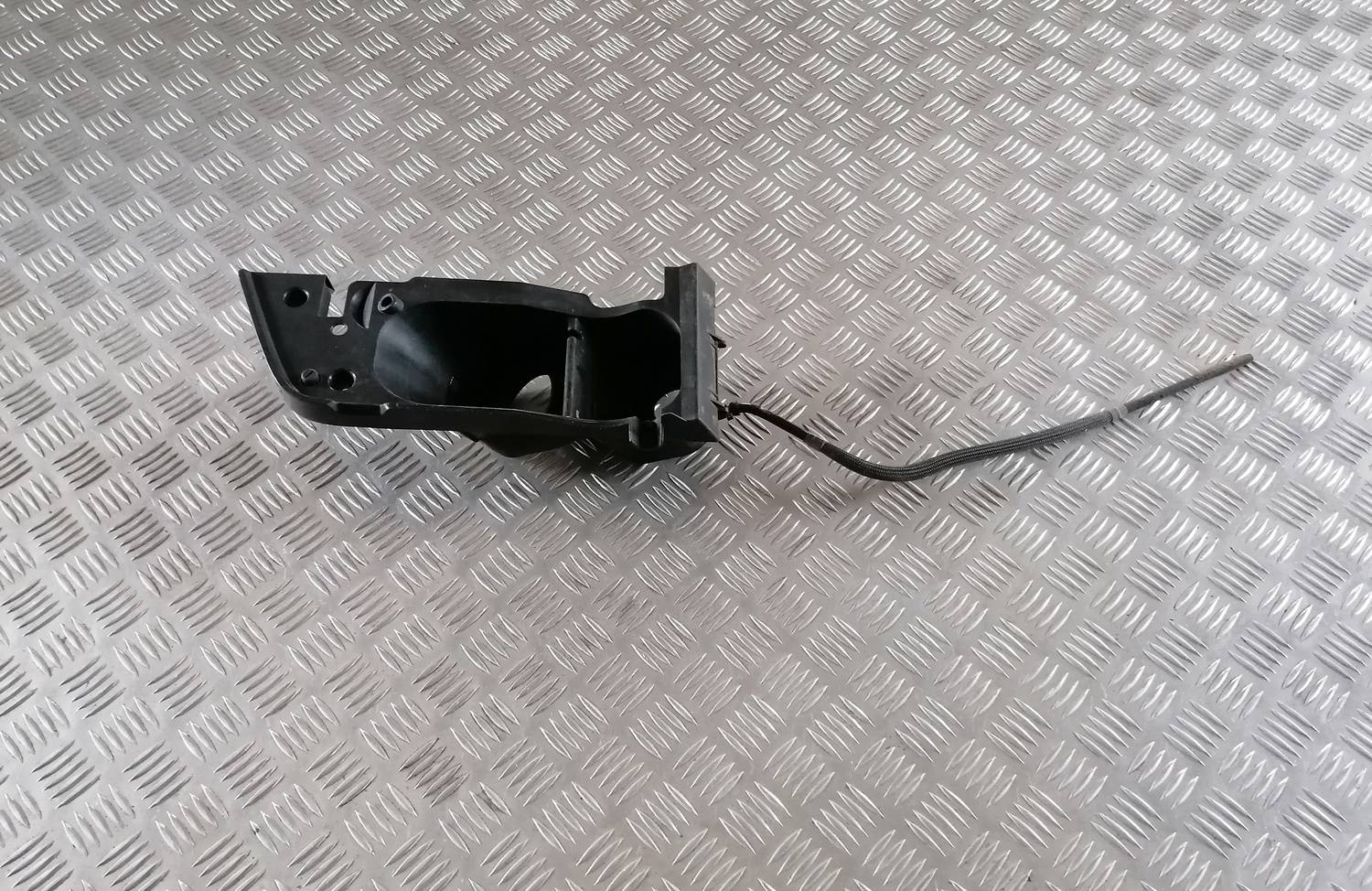 Degvielas tvertnes vāks priekš VW CRAFTER 2018