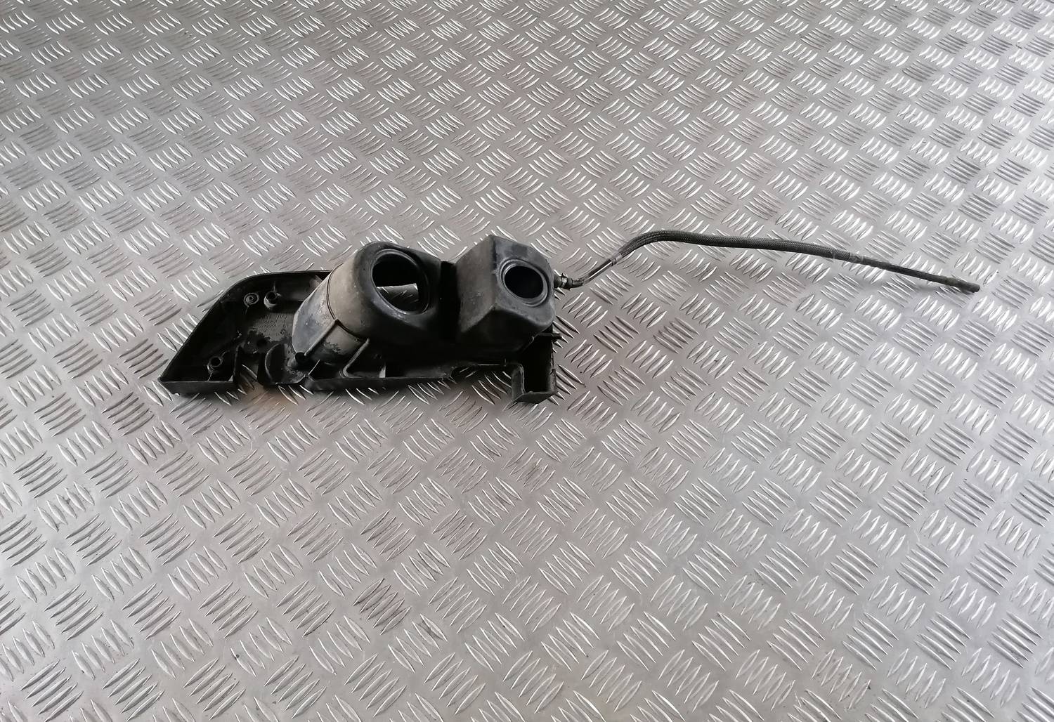 Degvielas tvertnes vāks priekš VW CRAFTER 2018