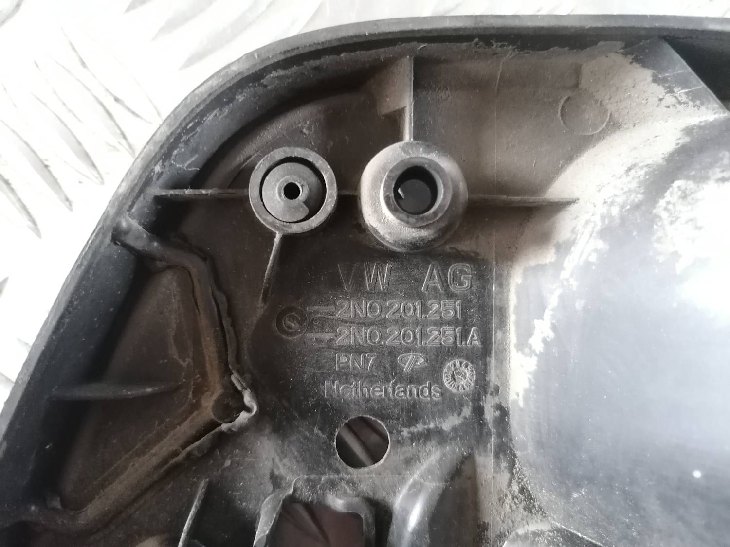 Degvielas tvertnes vāks priekš VW CRAFTER 2018