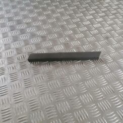 Priekšējo labo durvju apdare priekš VW CRAFTER 2018