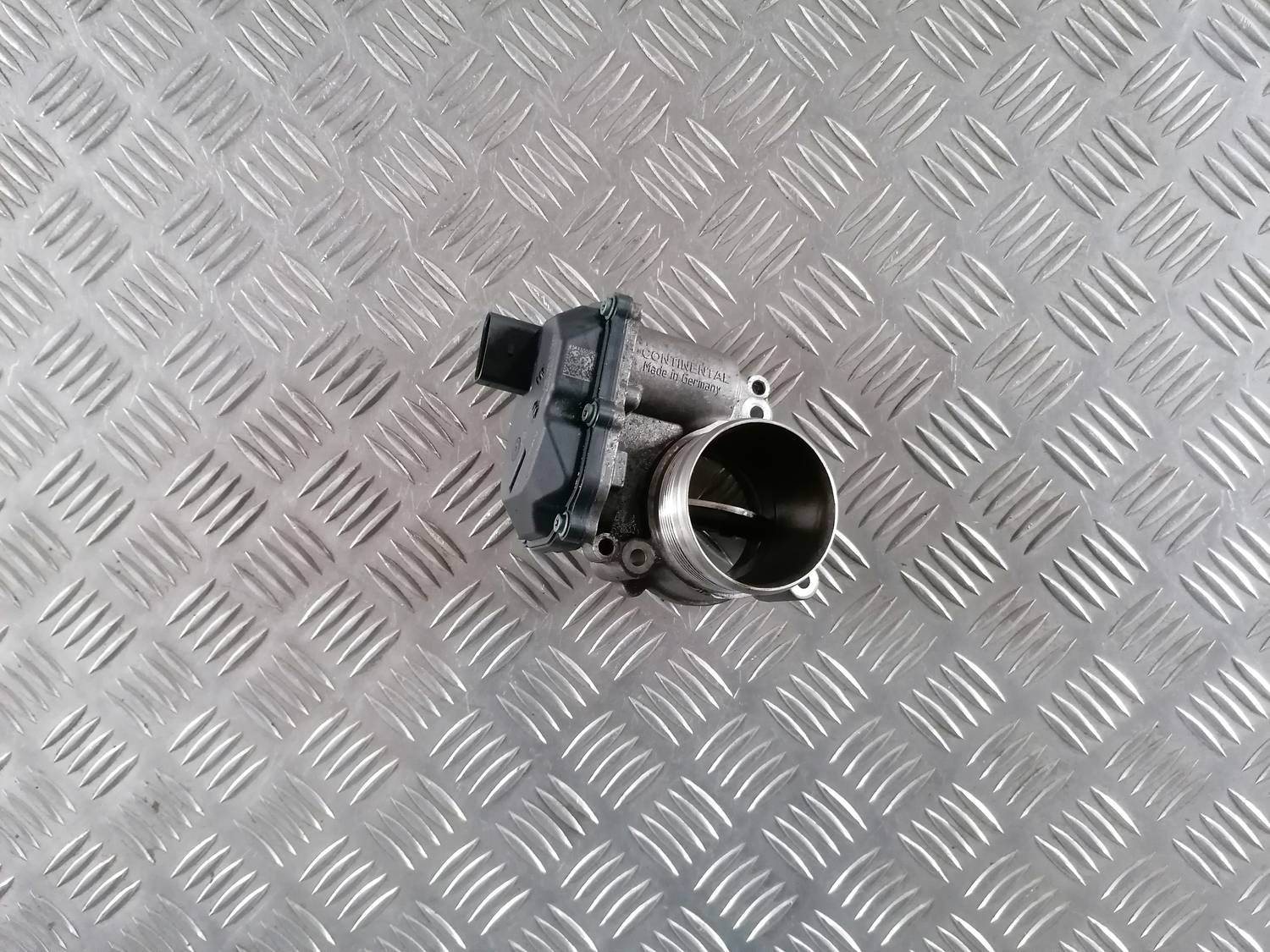 Droseļvārsts priekš VW CRAFTER 2018 2 Droseļvārsts priekš VW CRAFTER 2018