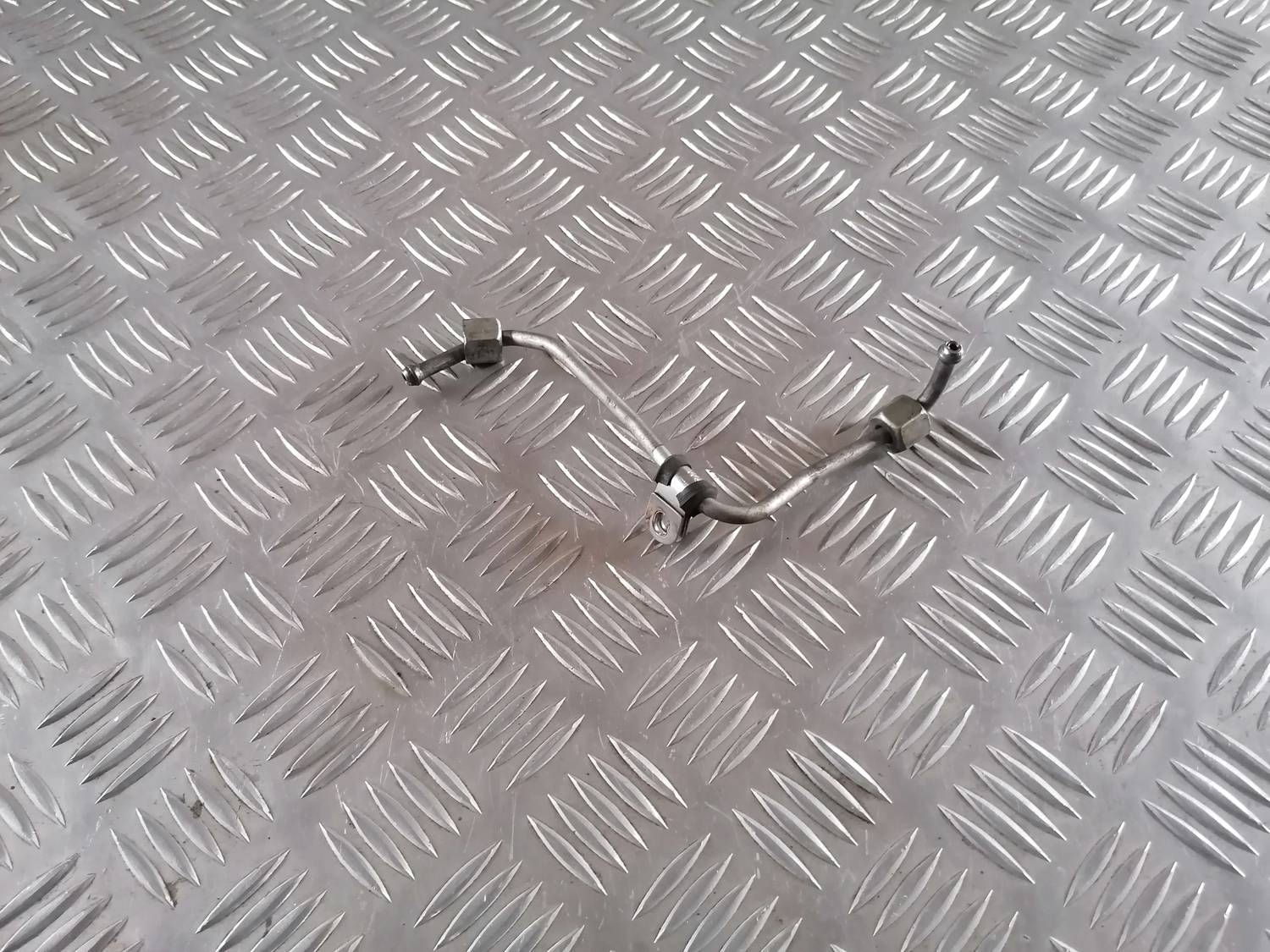 Degvielas caurule priekš VW CRAFTER 2018 1 Degvielas caurule priekš VW CRAFTER 2018