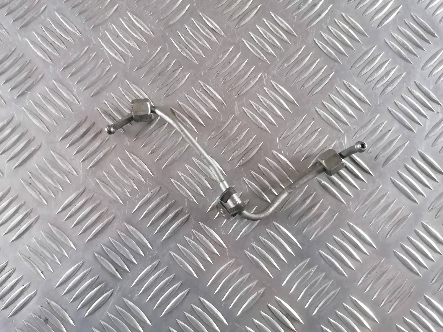 Degvielas caurule priekš VW CRAFTER 2018 2 Degvielas caurule priekš VW CRAFTER 2018