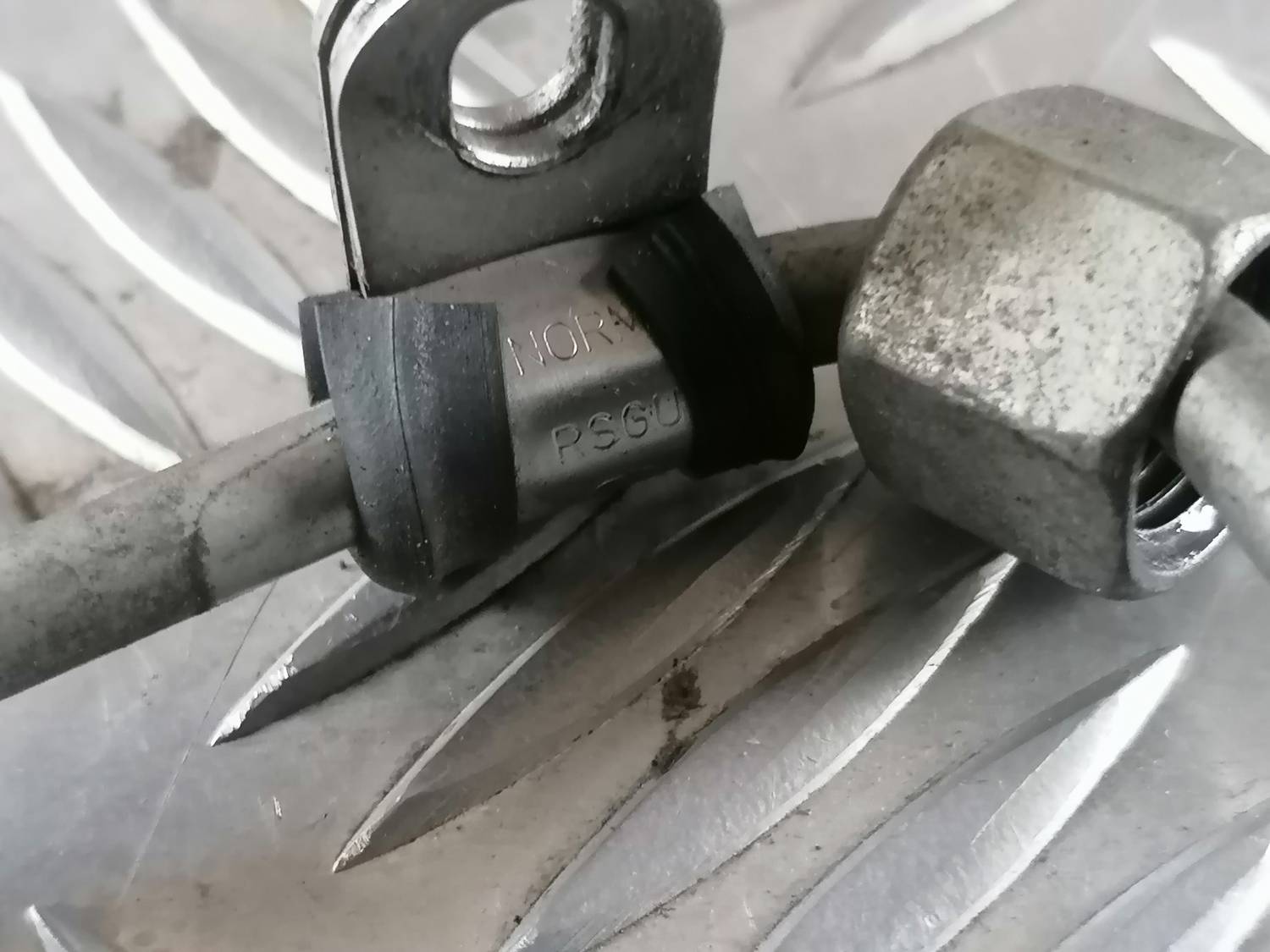 Degvielas caurule priekš VW CRAFTER 2018 4 Degvielas caurule priekš VW CRAFTER 2018