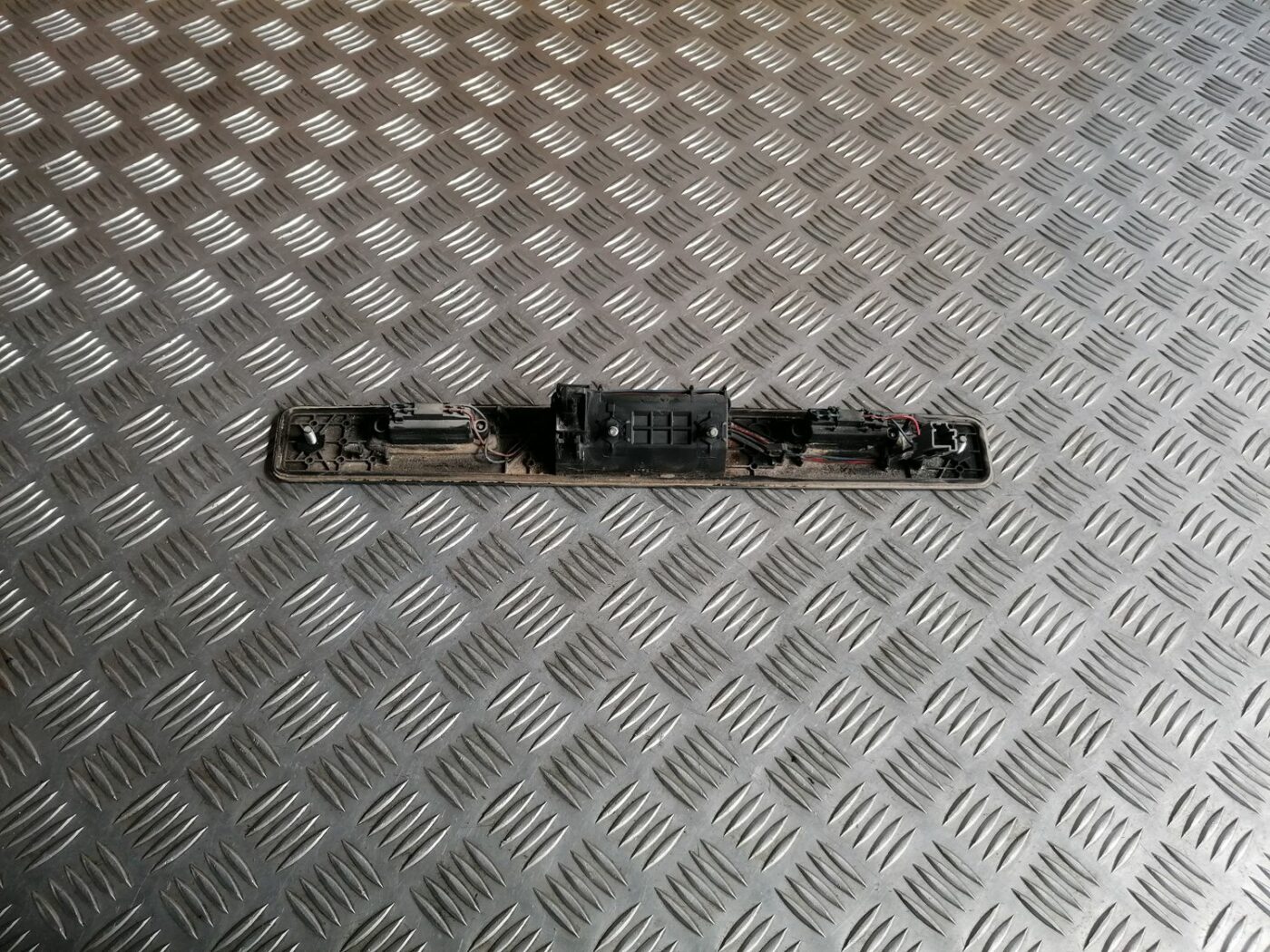 Numura zīmes gaismas uzlika komplektā priekš VOLVO V70 2009 2 Numura zīmes gaismas uzlika komplektā priekš VOLVO V70 2009