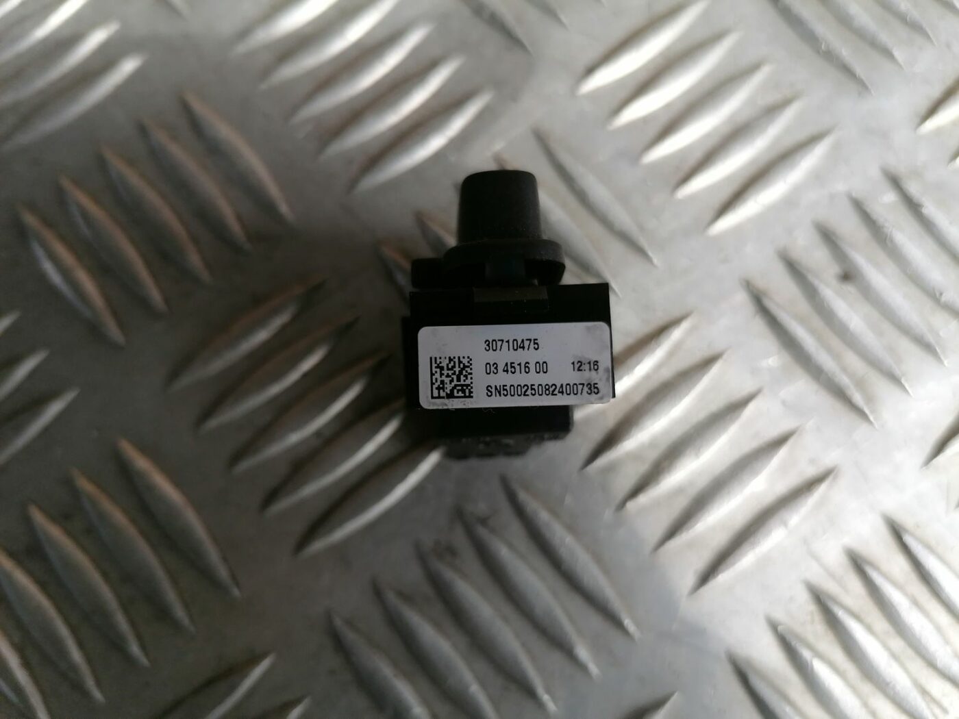 Atvēršanas/aizvēršanas poga priekš VOLVO V70 2009 3 Atvēršanas/aizvēršanas poga priekš VOLVO V70 2009