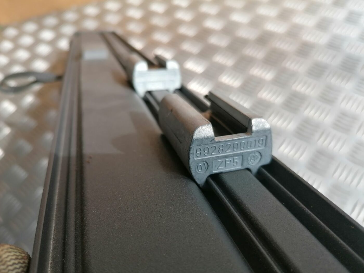 Bagāžnieka nodalījuma tīkls priekš VOLVO V70 2009 4 Bagāžnieka nodalījuma tīkls priekš VOLVO V70 2009