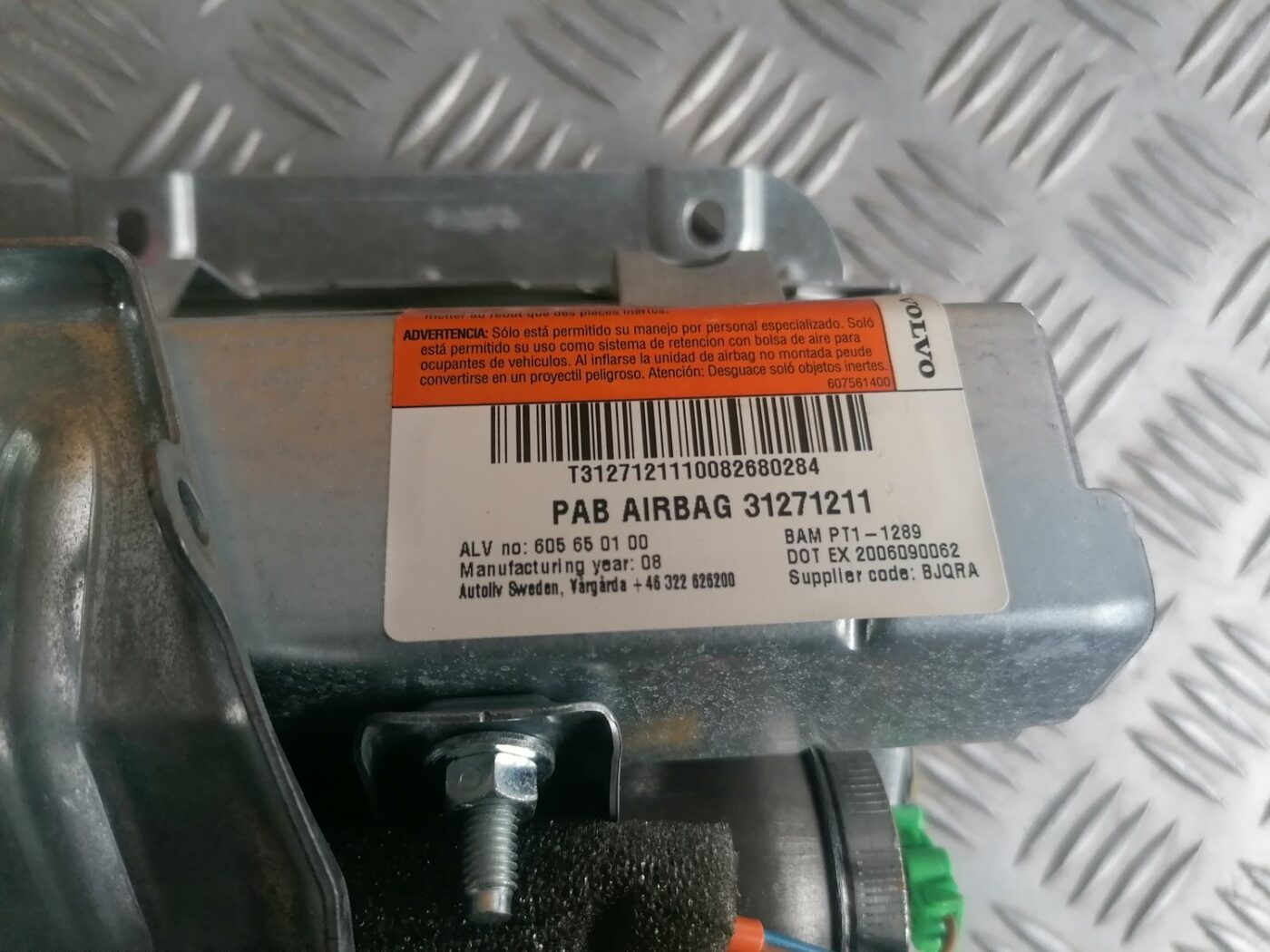 Mērinstrumentu paneļa drošības spilvens priekš VOLVO V70 2009