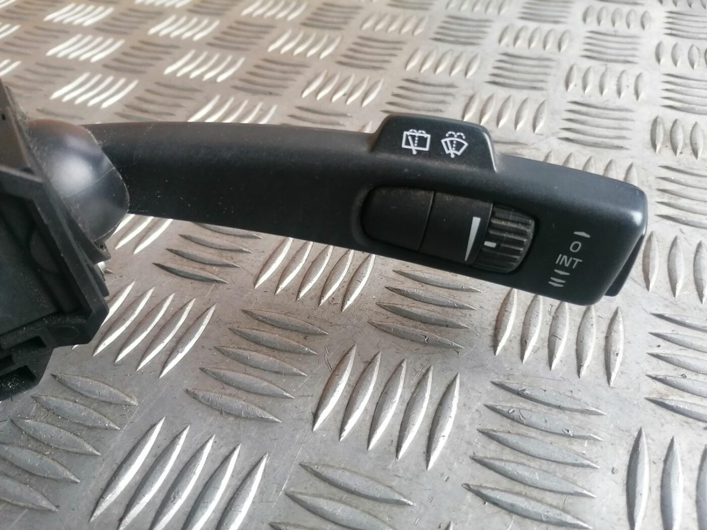 Stūres statnes slēdzis priekš VOLVO V70 2009 10 Stūres statnes slēdzis priekš VOLVO V70 2009