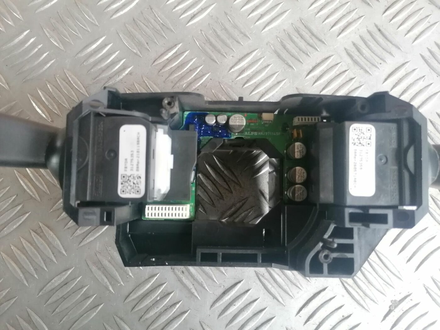 Stūres statnes slēdzis priekš VOLVO V70 2009 8 Stūres statnes slēdzis priekš VOLVO V70 2009