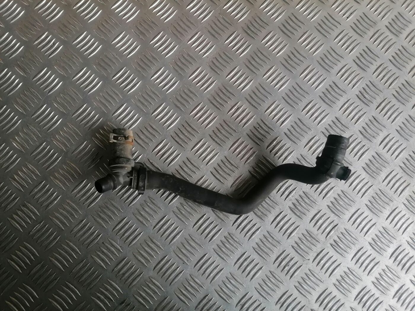 Dzesēšanas caurule priekš FORD MONDEO 2007 2 Dzesēšanas caurule priekš FORD MONDEO 2007