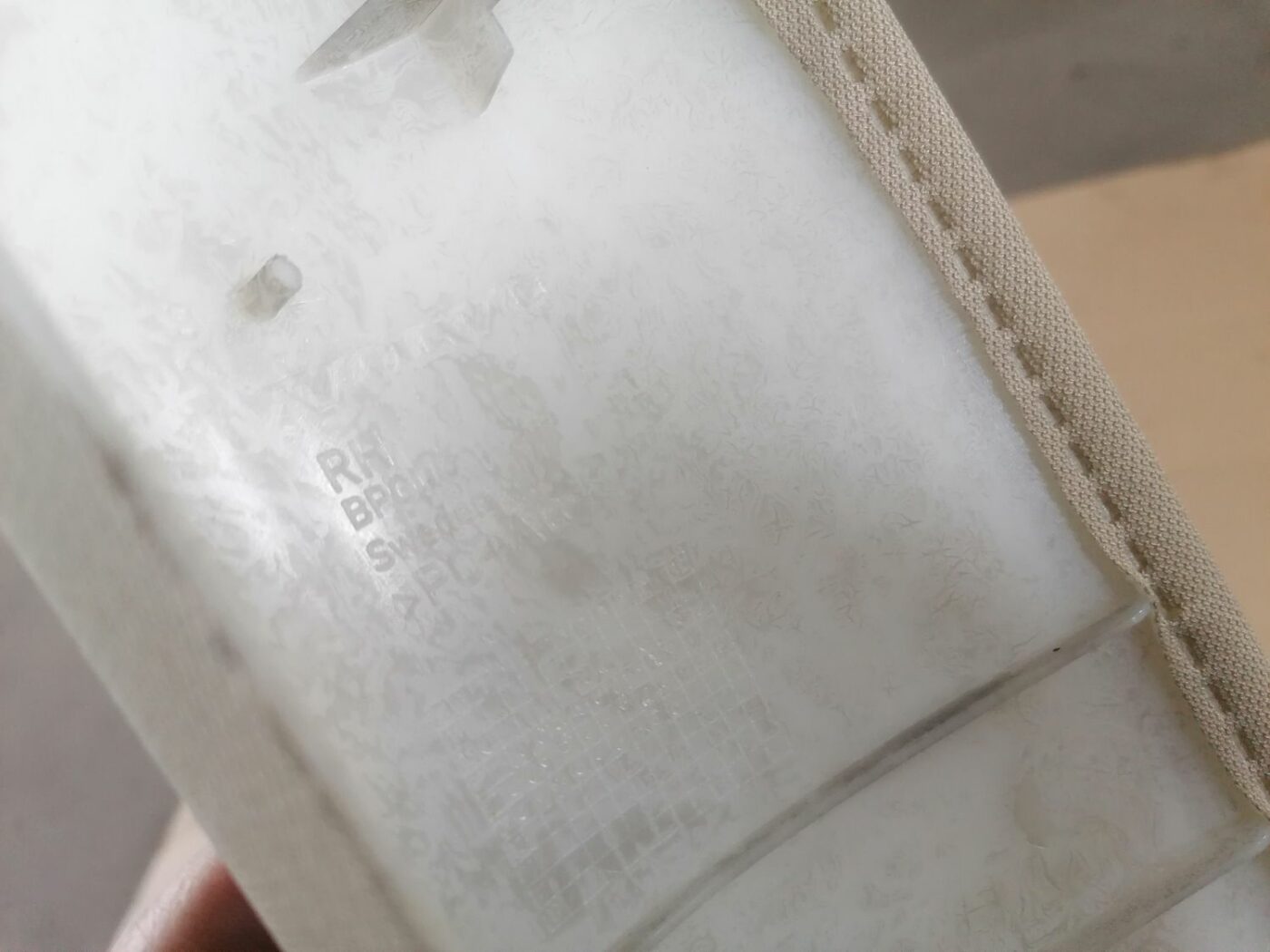 Priekšējas salona statnes apdare priekš VOLVO V70 2009 3 Priekšējas salona statnes apdare priekš VOLVO V70 2009