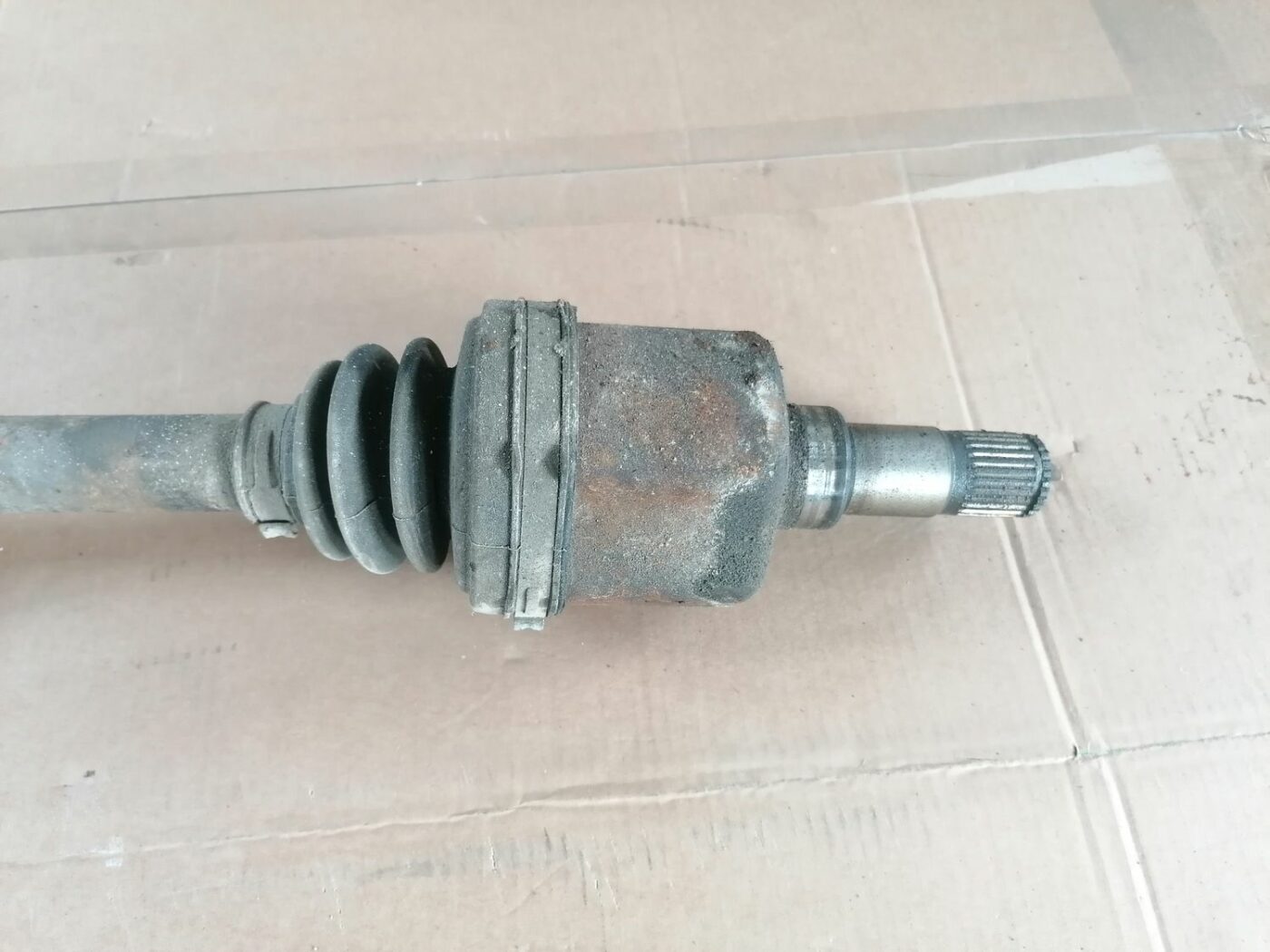 Pusass priekšējā kreisā priekš VOLVO V70 2009