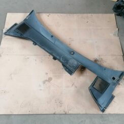 Vējstikla uzlikas (deflektora) režģis priekš VOLVO V70 2009