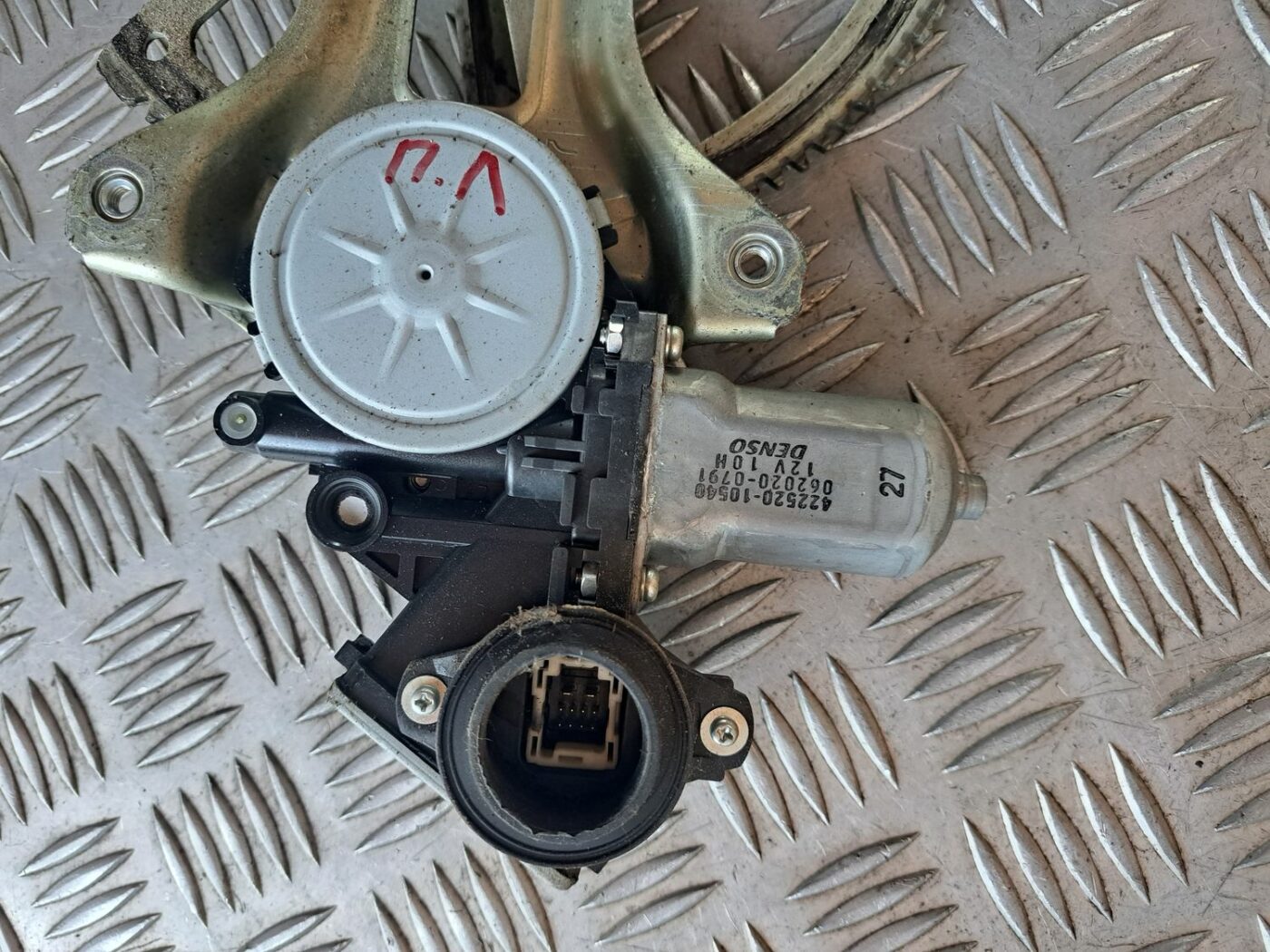 Stikla pacelšanas mehānisms priekšējais kreisais priekš TOYOTA RAV 4 2006 2 Stikla pacelšanas mehānisms priekšējais kreisais priekš TOYOTA RAV 4 2006