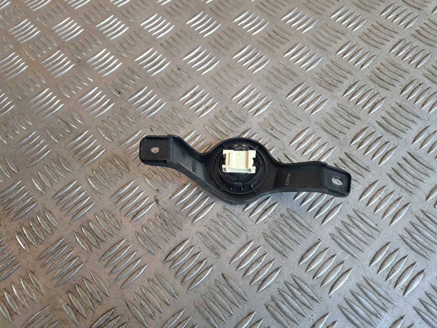 Durvju skaļrunis, augšā priekš TOYOTA RAV 4 2006 1 Durvju skaļrunis, augšā priekš TOYOTA RAV 4 2006