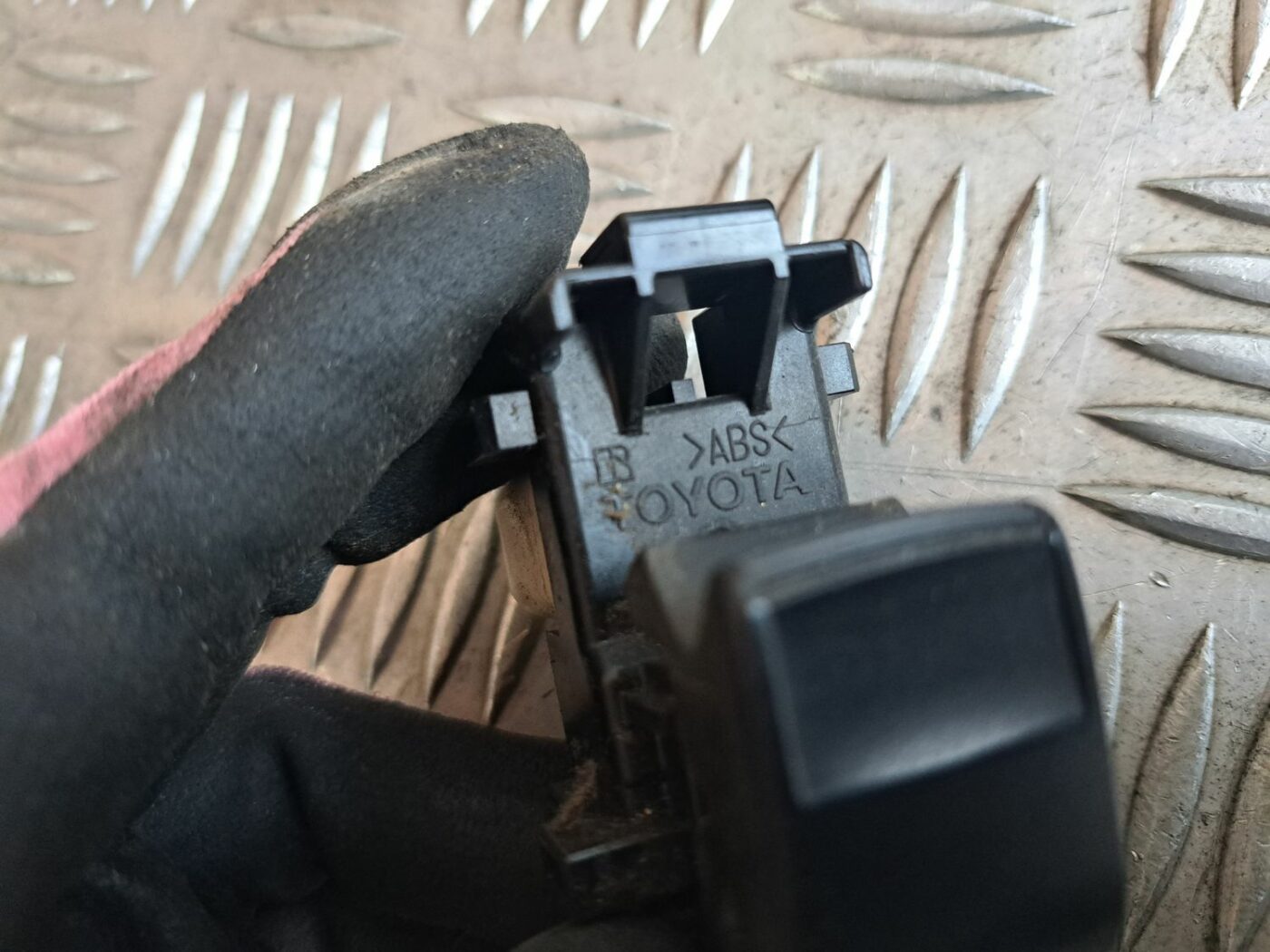 Stikla pacelšanas poga priekš TOYOTA RAV 4 2006