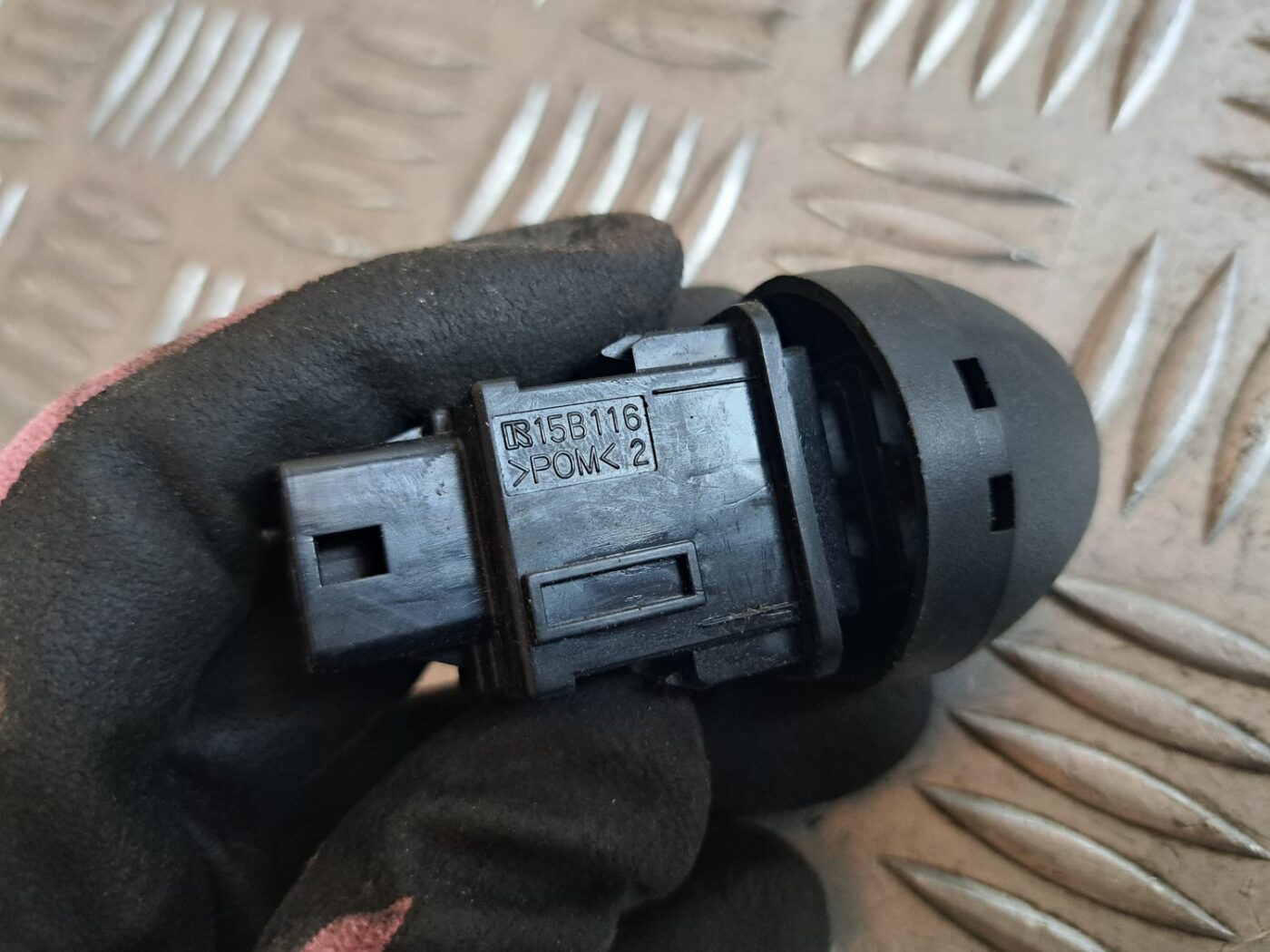 Diferenciāla pārslēgšanas poga priekš TOYOTA RAV 4 2006 4 Diferenciāla pārslēgšanas poga priekš TOYOTA RAV 4 2006