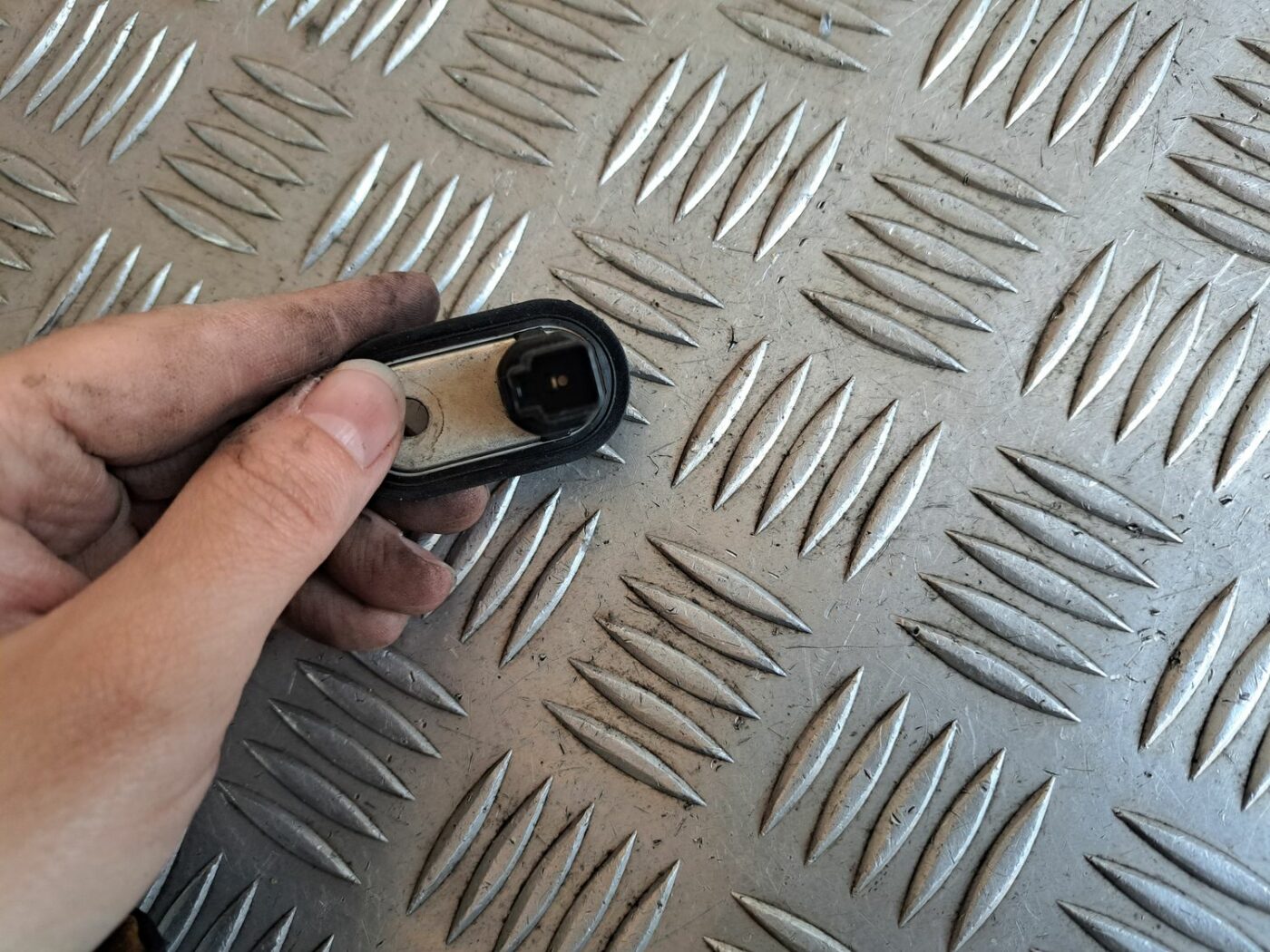 Durvju atvēršanas/aizvēršanas kontakts priekš TOYOTA RAV 4 2006