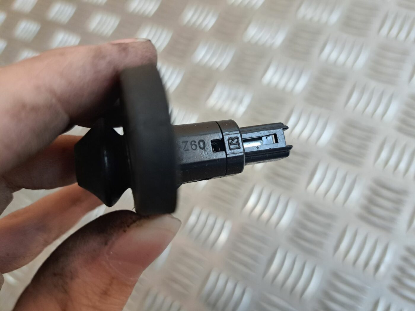 Durvju atvēršanas/aizvēršanas kontakts priekš TOYOTA RAV 4 2006