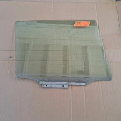 Aizmugurējo labo durvju stikls priekš TOYOTA RAV 4 2006