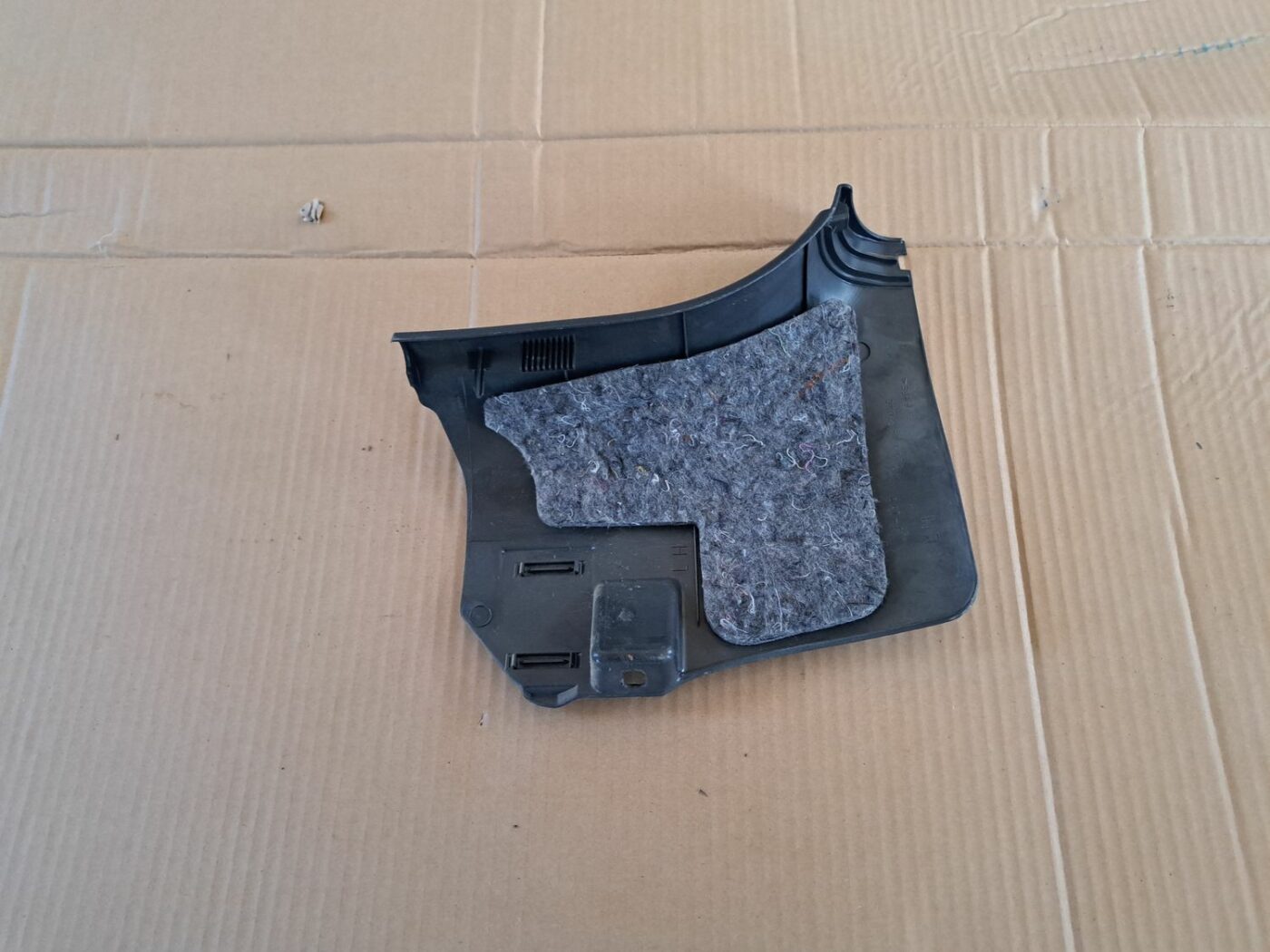 Sliekšņa priekšēja kreisa uzlika (salonā) priekš TOYOTA RAV 4 2006 2 Sliekšņa priekšēja kreisa uzlika (salonā) priekš TOYOTA RAV 4 2006