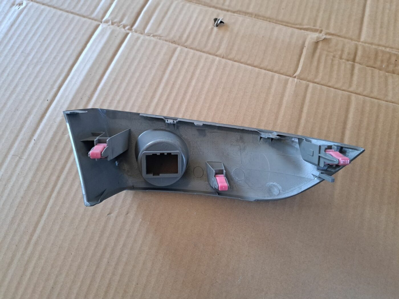 Mērinstrumentu paneļa dekoratīvā uzlika priekš TOYOTA RAV 4 2006