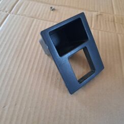 Priekšējo kreiso durvju apdare priekš TOYOTA RAV 4 2006