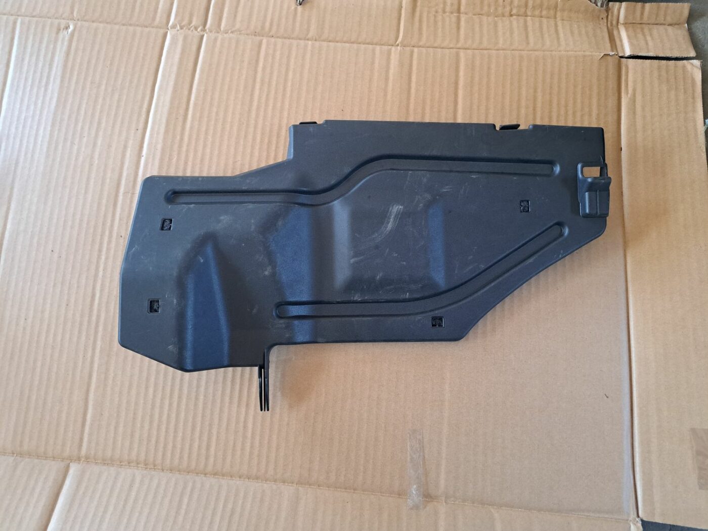 Mērinstrumentu paneļa apakšēja apdare priekš TOYOTA RAV 4 2006 1 Mērinstrumentu paneļa apakšēja apdare priekš TOYOTA RAV 4 2006