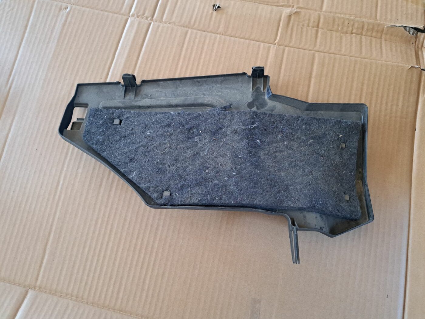 Mērinstrumentu paneļa apakšēja apdare priekš TOYOTA RAV 4 2006 2 Mērinstrumentu paneļa apakšēja apdare priekš TOYOTA RAV 4 2006