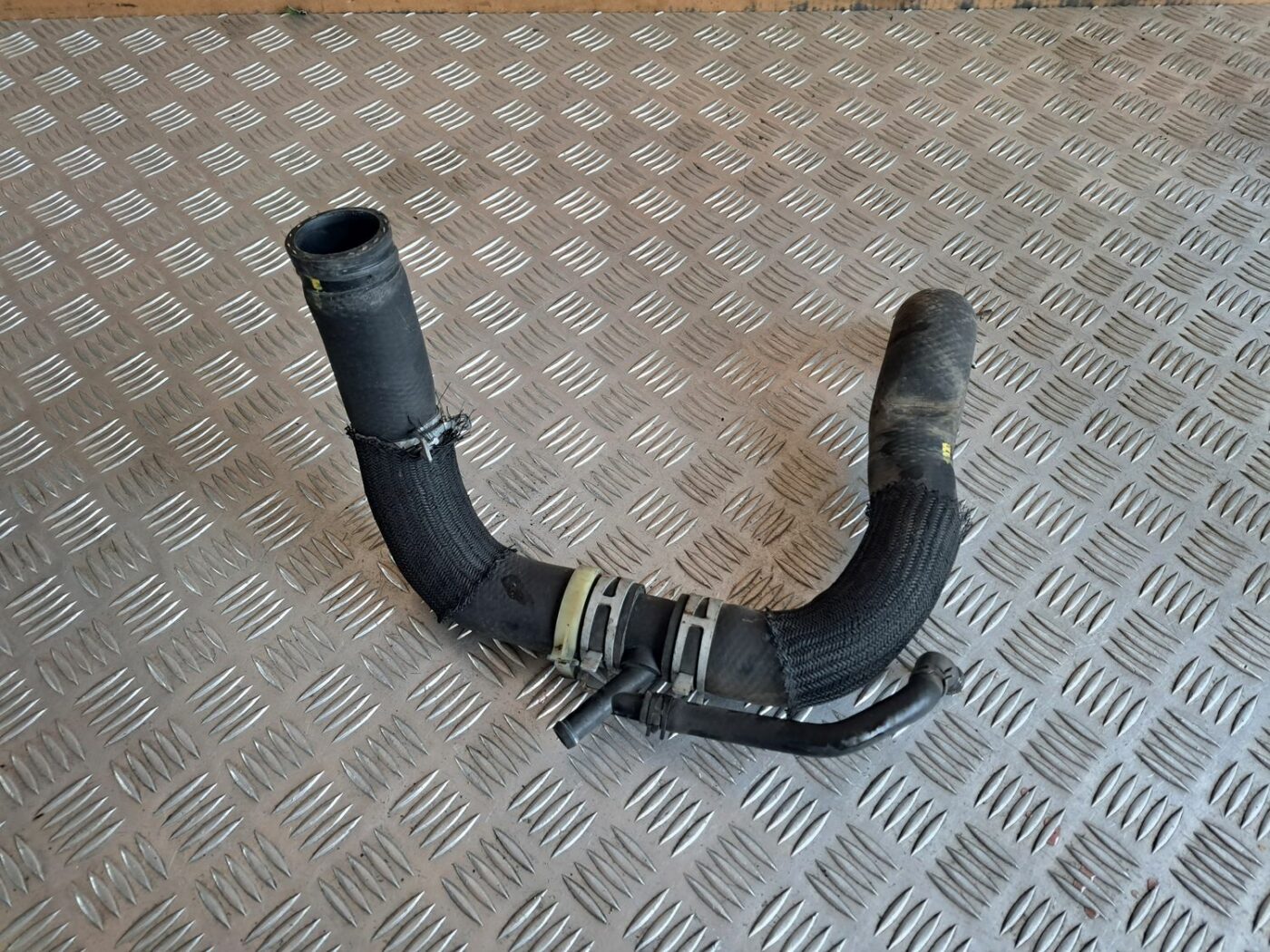 Dzesēšanas caurules priekš TOYOTA RAV 4 2006 2 Dzesēšanas caurules priekš TOYOTA RAV 4 2006