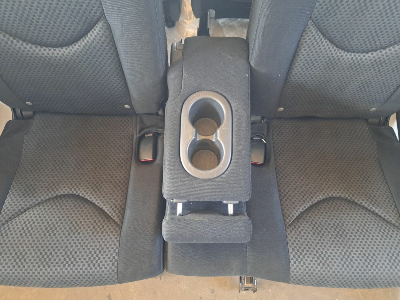 Sēdekļu komplekts priekš TOYOTA RAV 4 2006 22 Sēdekļu komplekts priekš TOYOTA RAV 4 2006